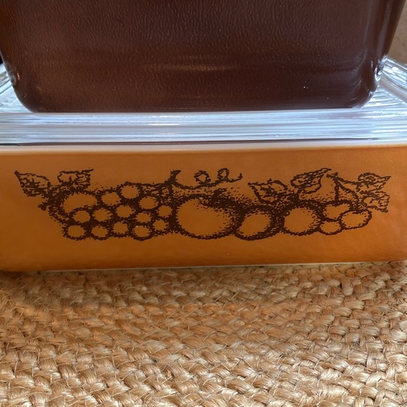 Vintage Pyrex Old Orchard Refrigerator Set - Picture 3 of 16